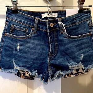 NWT - KANCAN Denim shorts frayed with leopard fabric - size S